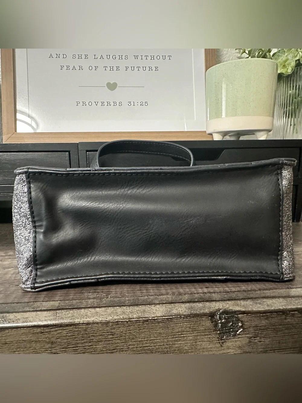 Fossil compact satchel